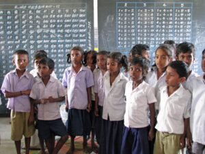 भारत के एक सरकारी स्कूल की कक्षा में विद्यार्थी (प्रतीकात्मक तस्वीर)