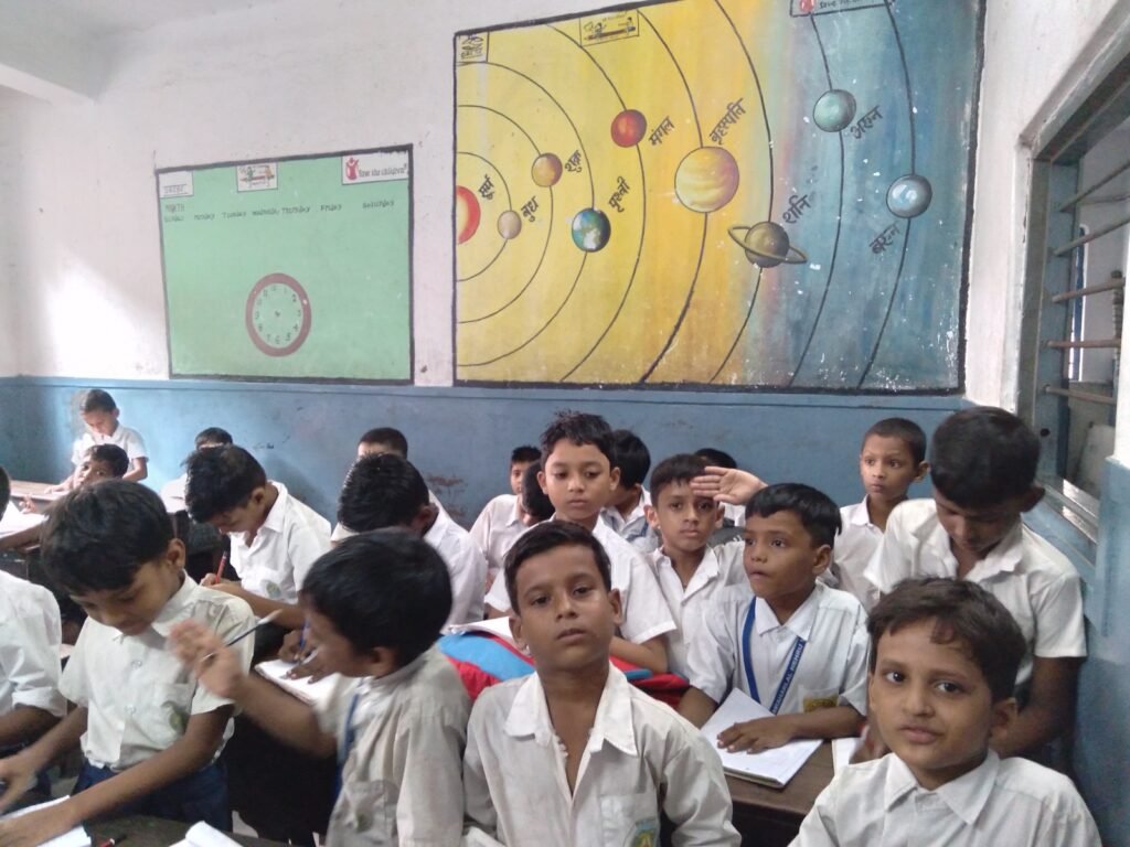 भारत के एक सरकारी स्कूल की कक्षा में छात्र (प्रतीकात्मक तस्वीर)