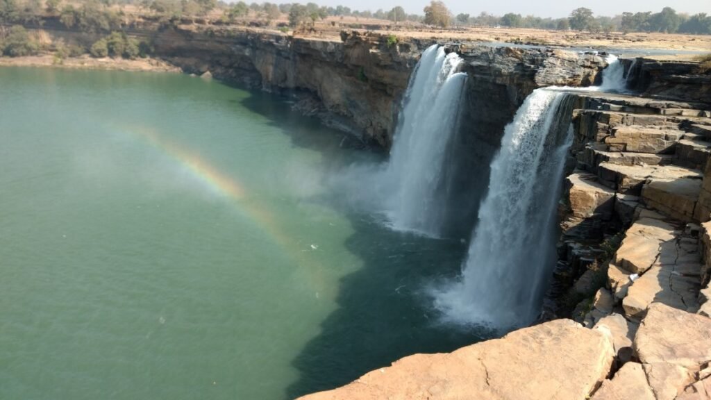चित्रकोट जलप्रपात, बस्तर — इंद्रावती नदी पर बना जलप्रपात